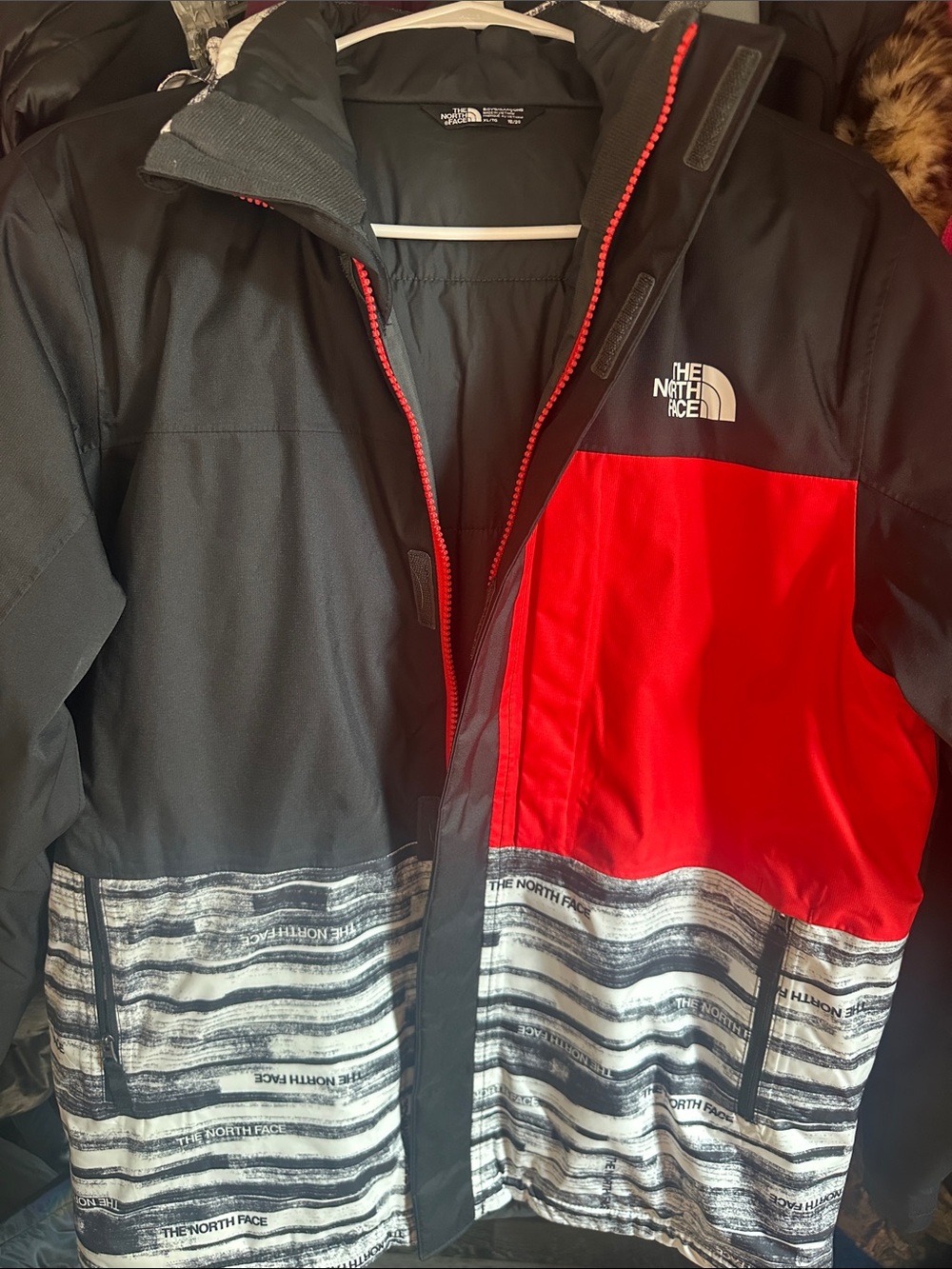 The North Face Kids' Red & Black Insulated Jacket, Youth Boys Size 18/20, New